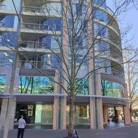 Dana-Cozy Studio With Shared Entry In The City Canberra Exteriör bild
