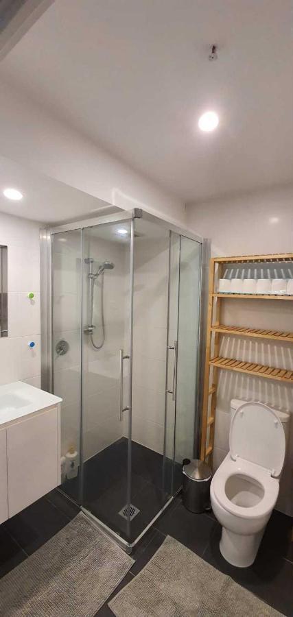 Dana-Cozy Studio With Shared Entry In The City Canberra Exteriör bild