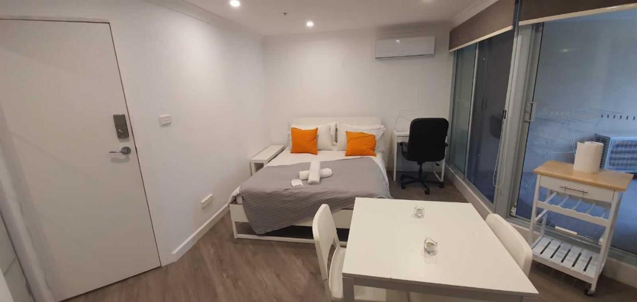 Dana-Cozy Studio With Shared Entry In The City Canberra Exteriör bild