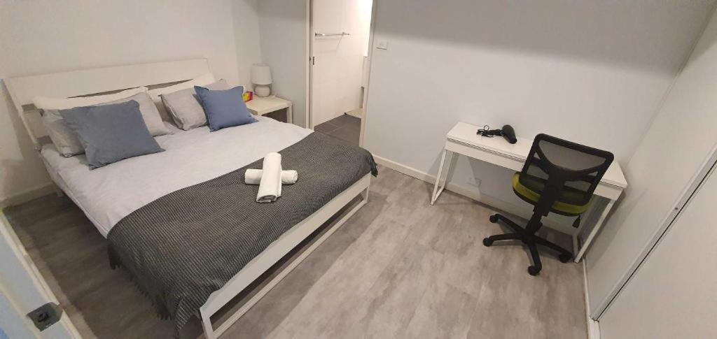 Dana-Cozy Studio With Shared Entry In The City Canberra Exteriör bild